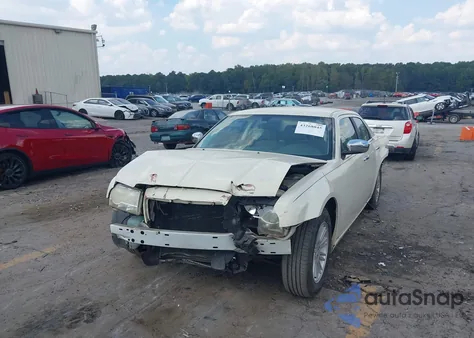 2010 Chrysler 300 Touring z USA, uszkodzony, nr VIN 2C3CA4CD3AH216281